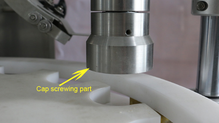 5 గాలన్ ఫిల్లింగ్ మెషిన్ హాట్ మైనపు ఫిల్లింగ్ మెషిన్ సాచెట్ వాటర్ ఫిల్లింగ్ సీలింగ్ మెషిన్ తయారీ